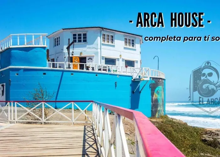 Arca Surf House, casa barco para tí